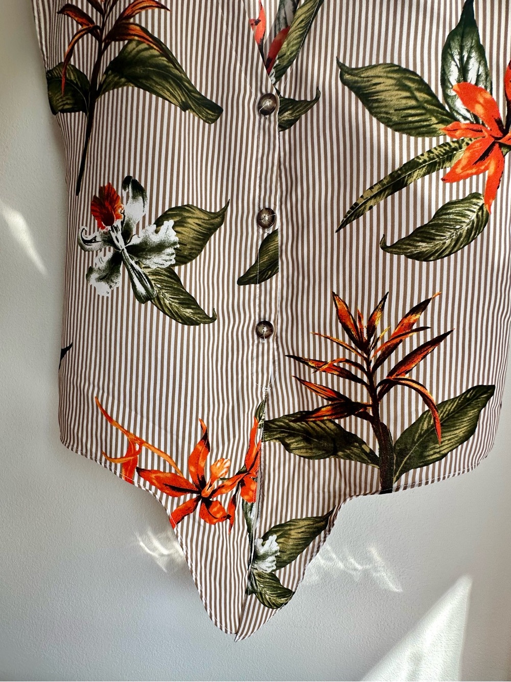 Sienna Sky Beige Stripe Tie-Front Blouse with Green & Orange Floral - size S - Picture 6 of 7